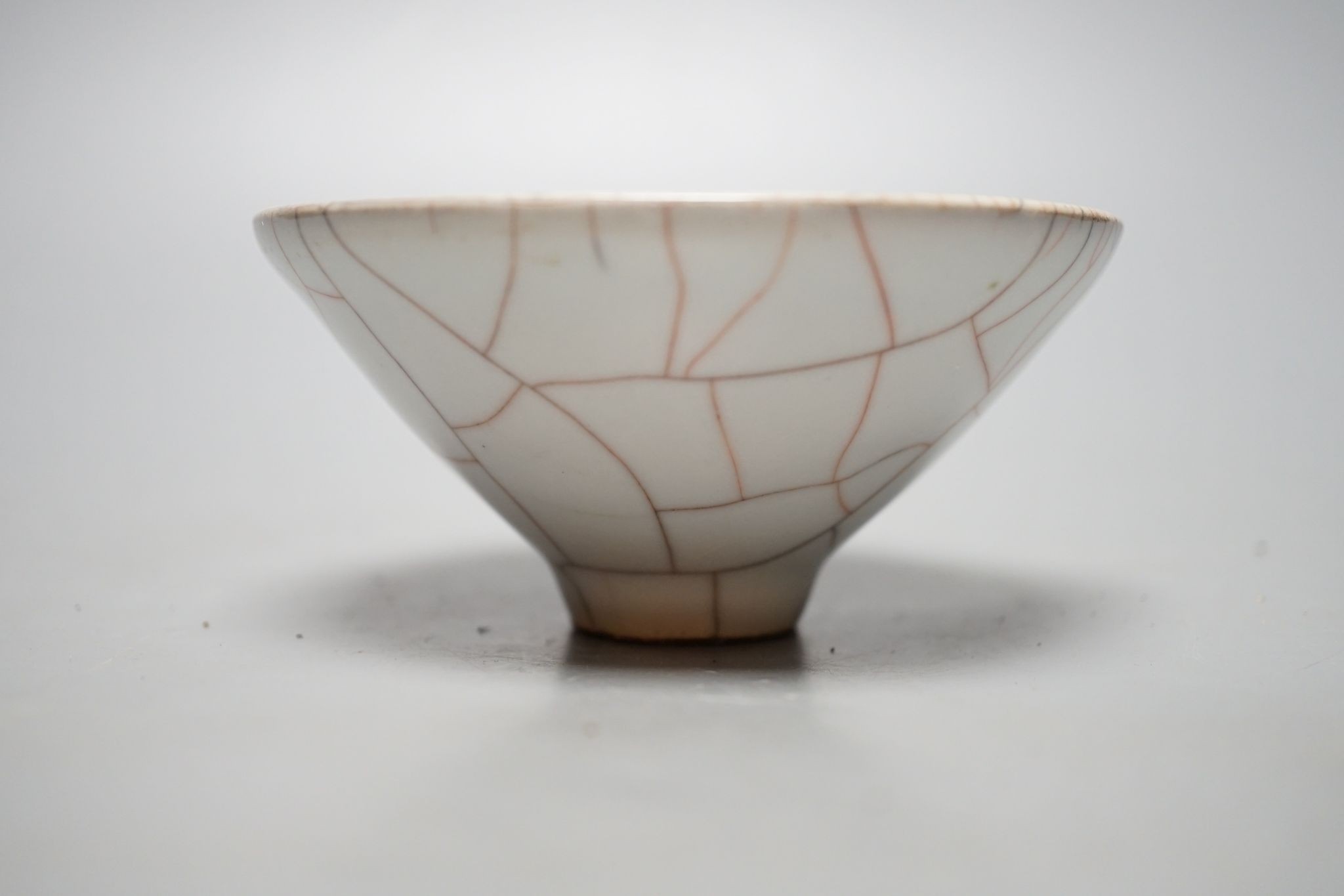 A Chinese crackle glaze bowl, 5cms high.